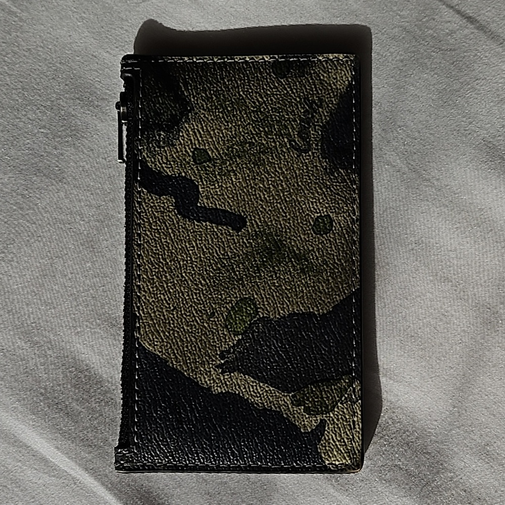 Coach Wallet - Picture 2 of 8